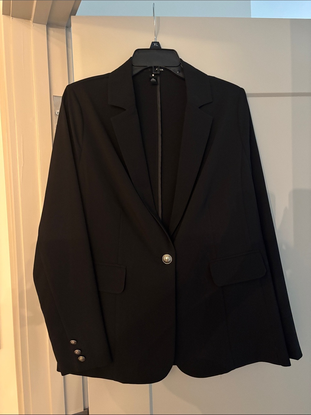 AQUA - Oversized Flowy Black Single-Button Blazer - Medium (M)
